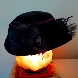 1920’s Cloche Bowler hat feather flower detail 100% Wool vintage art deco italy